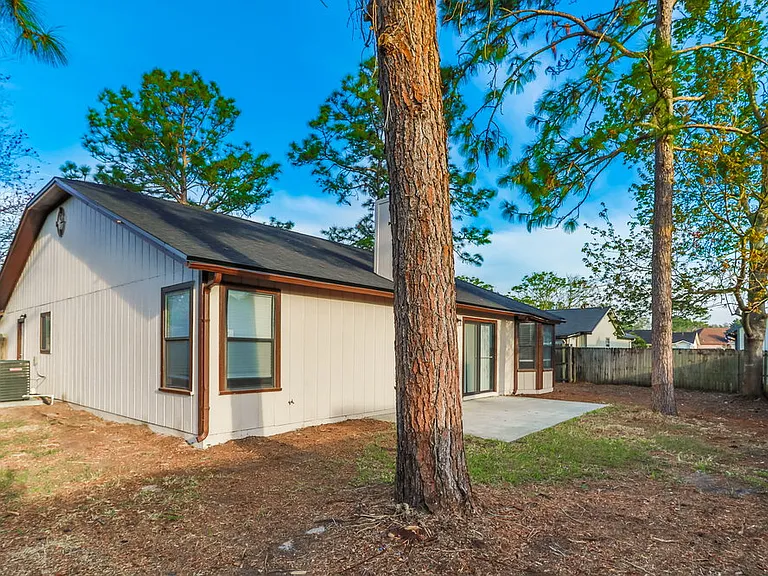 7749 Pikes Peak Dr — Photo 14