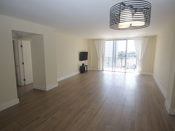 4th image of 1001 91st St APT 712