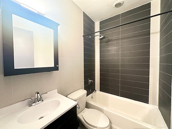 5th image of 24 Havemeyer St #201F
