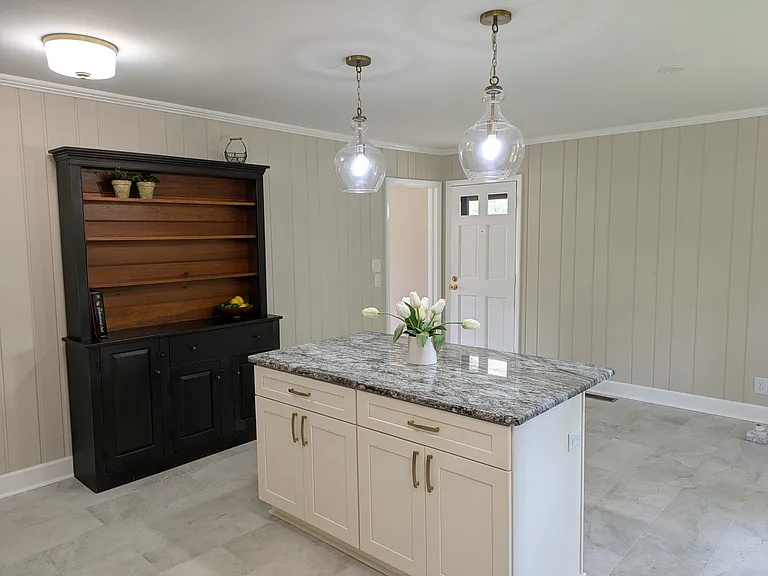 737 S Westview Dr — Photo 5