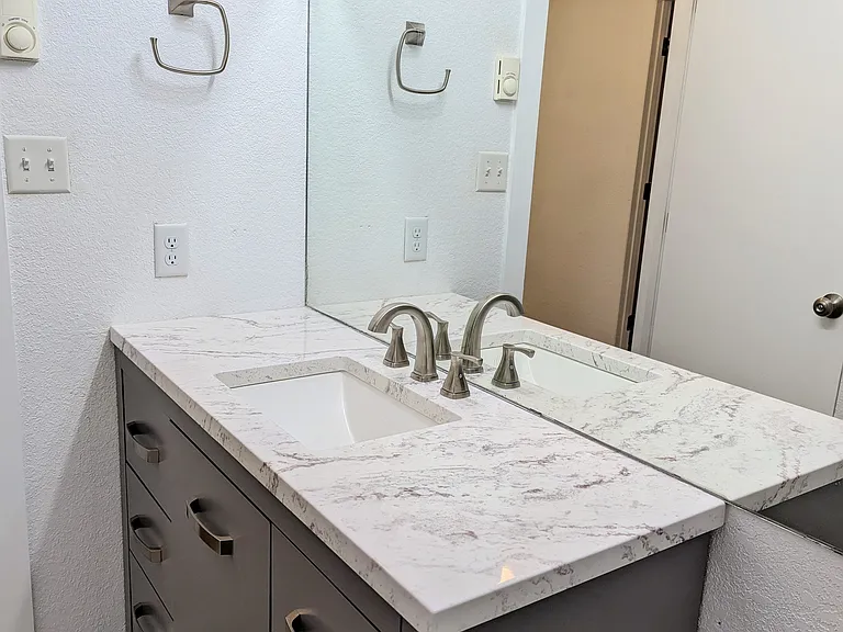 Aspen St — Photo 18