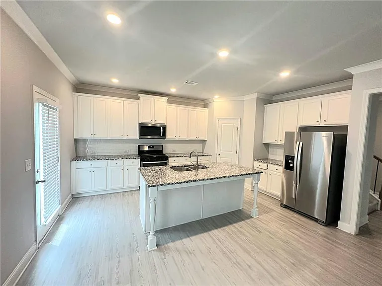 1935 Holman Forest Dr — Photo 2