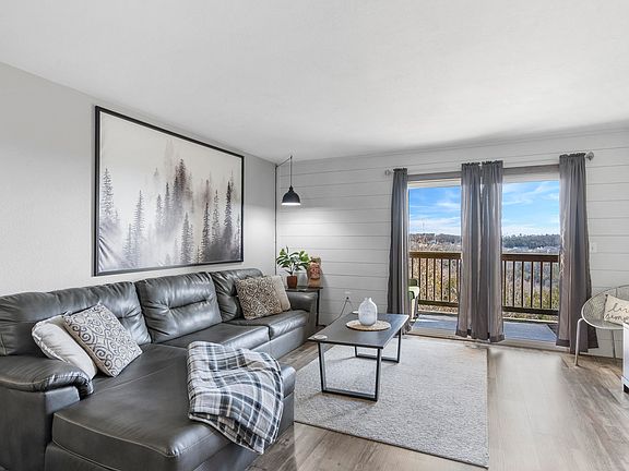 4th image of 2903 Vineyard Parkway Unit #3