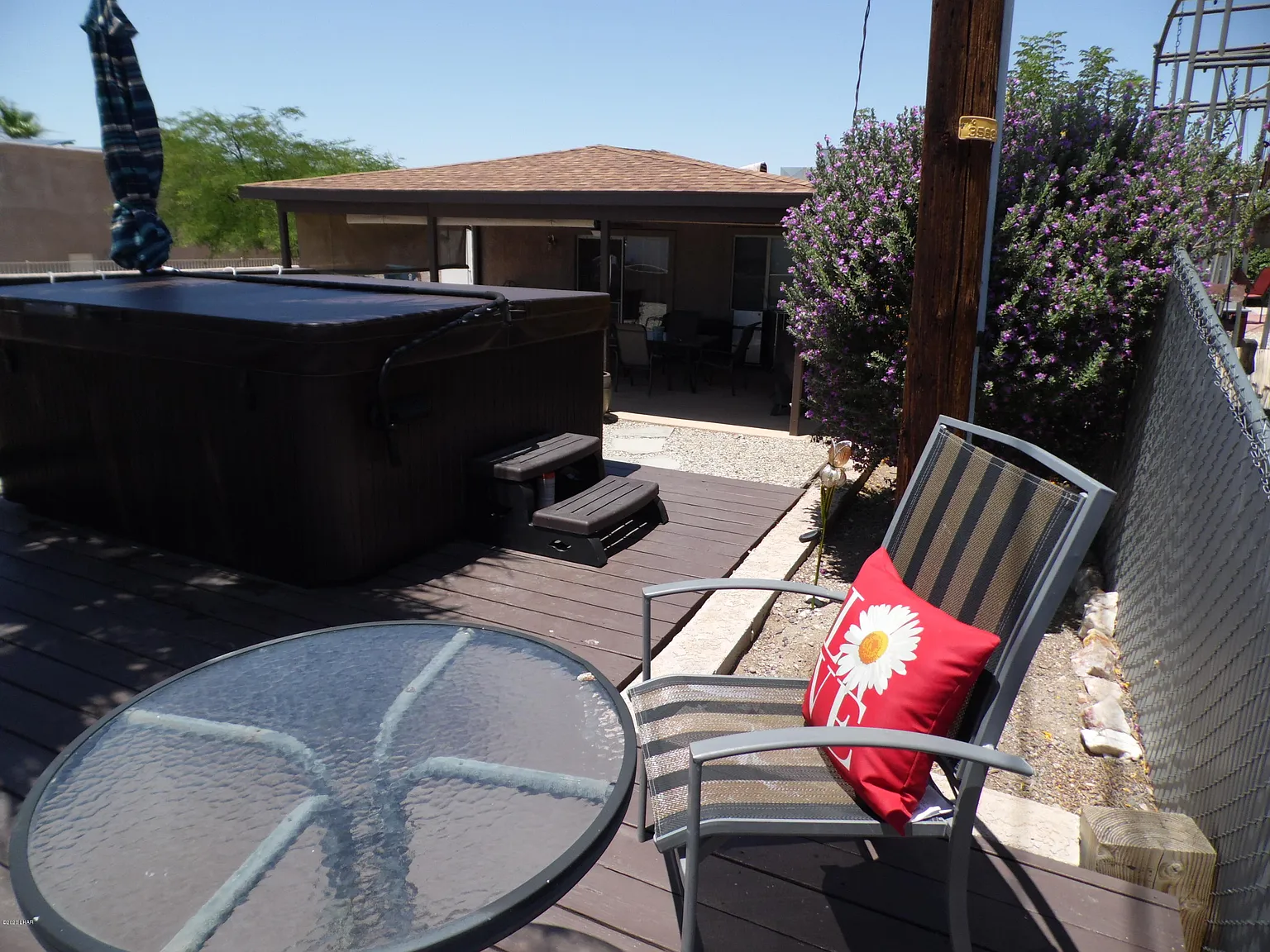3 bed, 2.0 bath, 1282 sqft, $2,100 — Photo 3