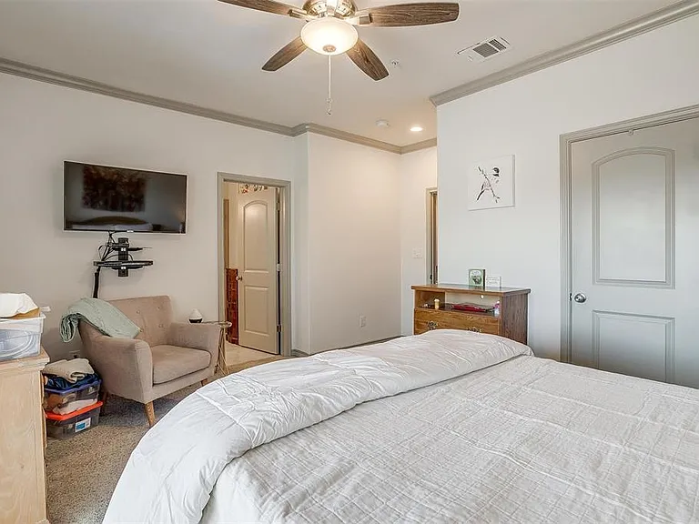 1313 Summerset Ln — Photo 21