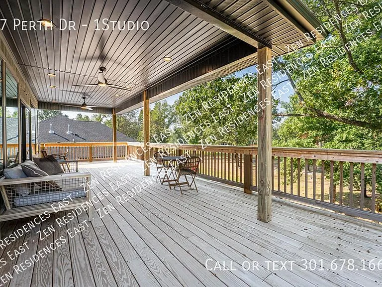 97 Perth Dr #1 — Photo 1