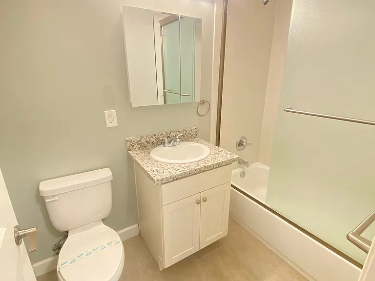 4124 Lyon Ave #6 — Photo 2