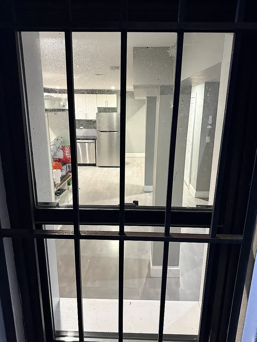 465 Elton Street — Photo 3