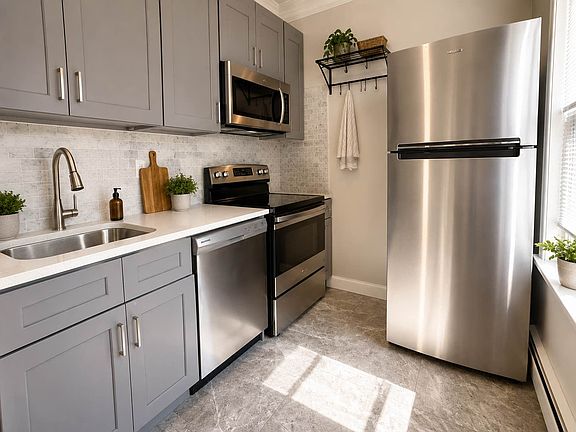 4th image of 1588 Fulton St #3