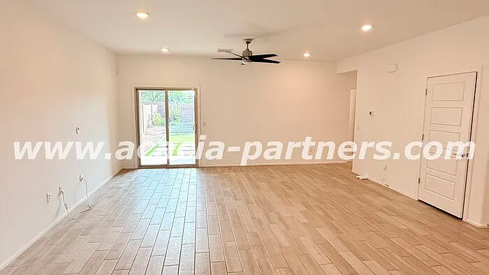 2 bed, 1061 sqft, $1,500 — Photo 4