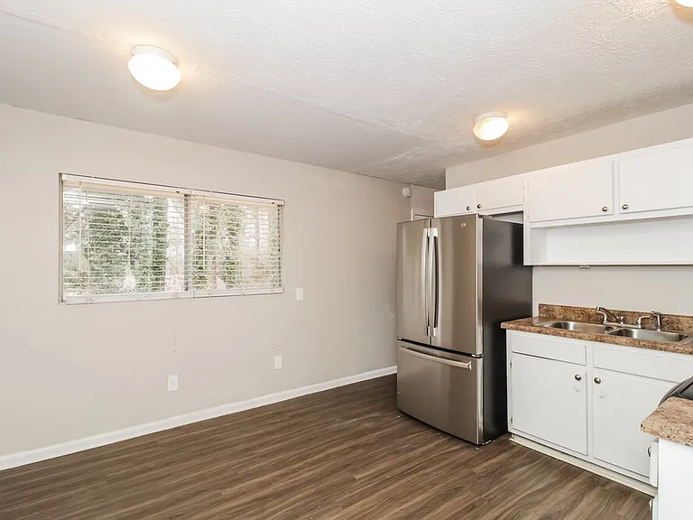 479 Clara Dr — Photo 7