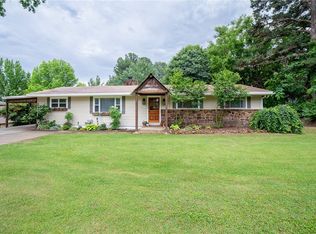 1323 E Township St, Fayetteville, AR 72703