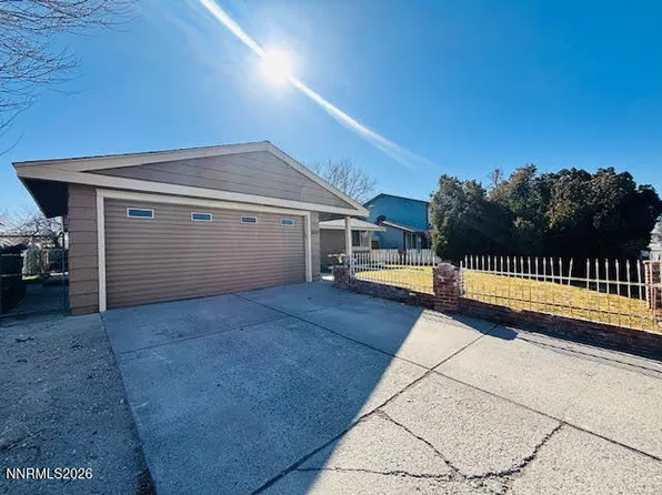 889 Glen Molly Dr, Sparks, NV 89434