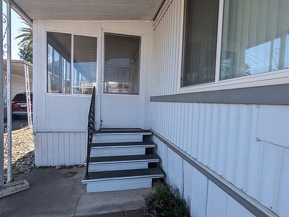 2nd image of 138 Gumtree Dr