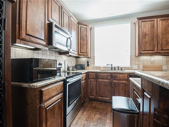 3rd image of 2500 Rockbrook Dr #6B-85