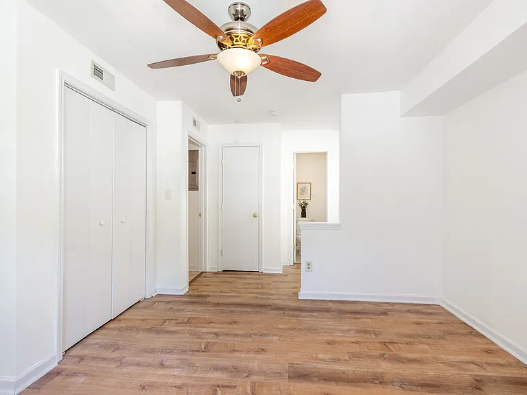 213 Schultz St — Photo 14