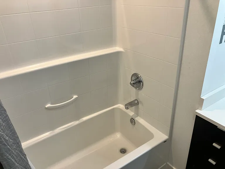 Deep tub for great soaking