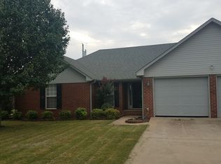 2335 Camden Cv, Muscle Shoals, AL 35661