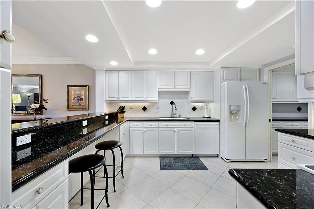 6075 Pelican Bay Blvd — Photo 4