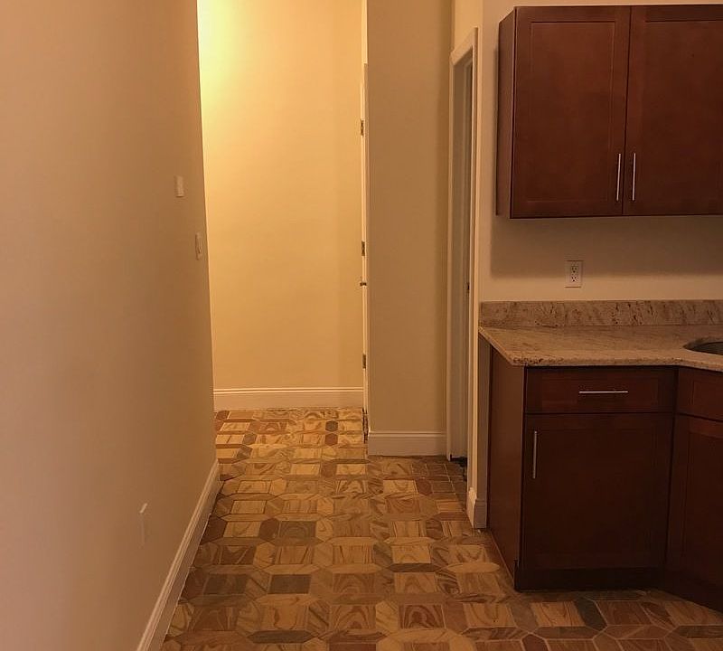 1st image of 4418 28th Ave
