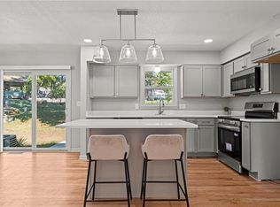 7401 N Central St, Gladstone, MO 64118