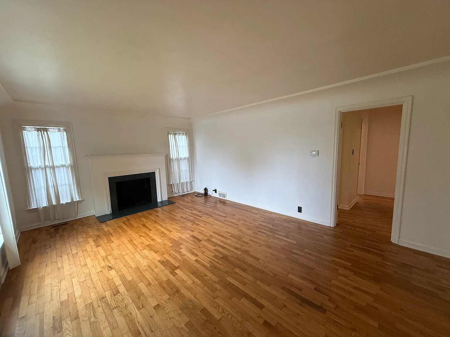 2 bed, 1500 sqft, $2,500 — Photo 2
