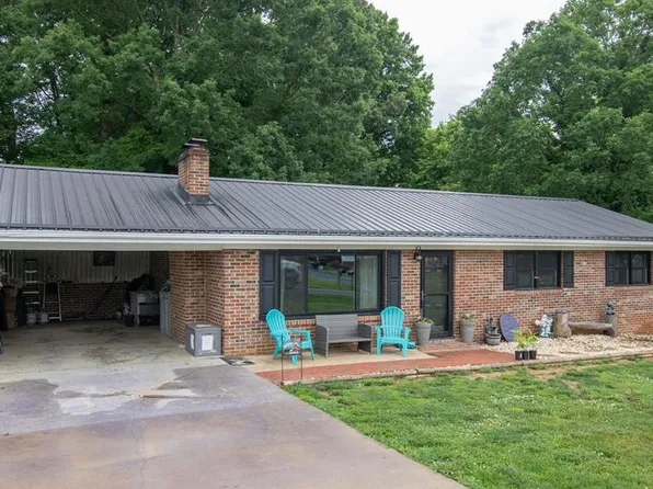 19201 Moulin St, Abingdon, VA 24210