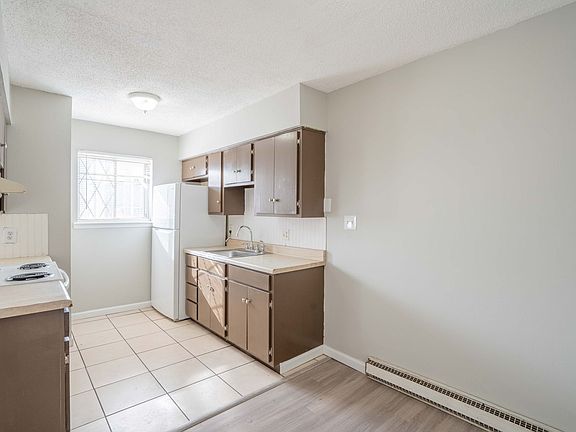 4th image of 115 E 16th St Unit 1