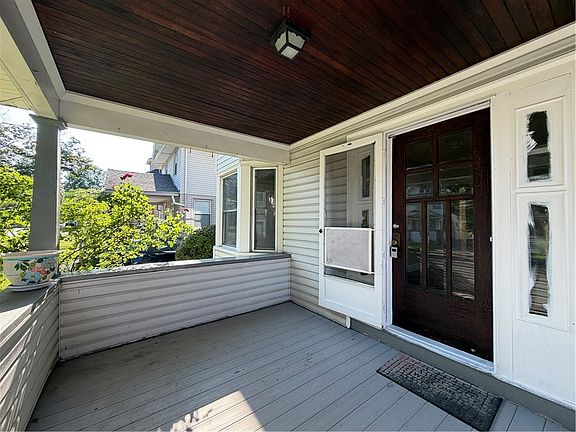 3rd image of 220 Electric Ave