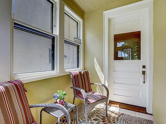 4th image of 4220 33rd Ave S