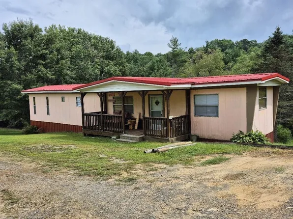 301 Carnation Ln, Fries, VA 24330