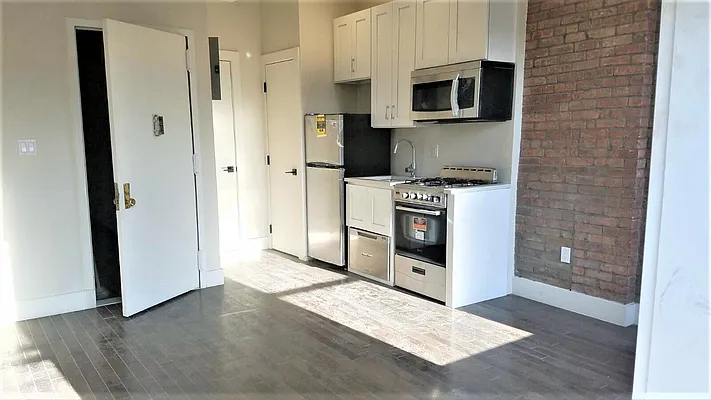 Rented by Bruma Realty LLC | media 9