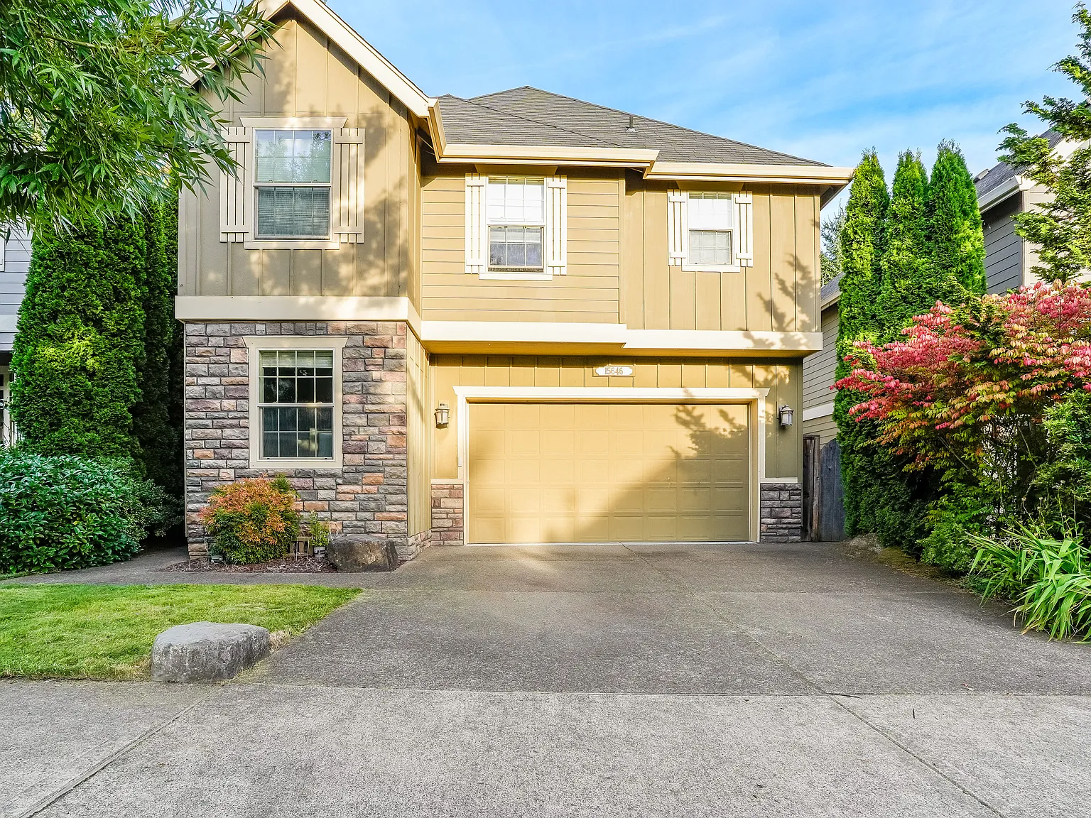 4 bed, 2.5 bath, 2360 sqft, $3,495 — Photo 1