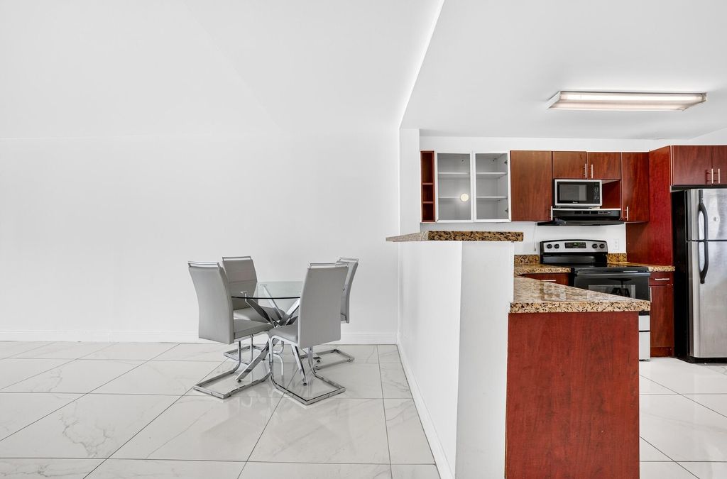 840 PINE Drive #104, Pompano Beach