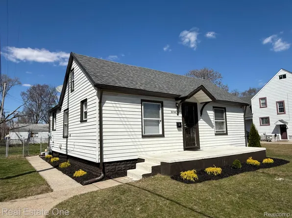 25740 Powers Ave, Dearborn Heights, MI 48125