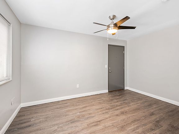 3rd image of 2204 Lawn Ave #7