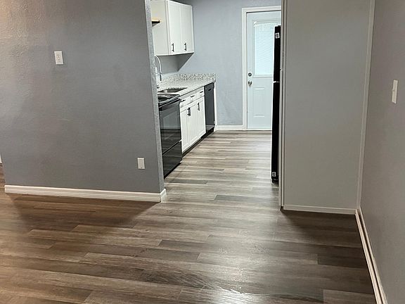 4th image of 1704 Bush Ave