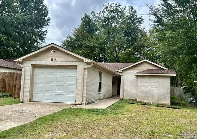 914 E Maryland Dr