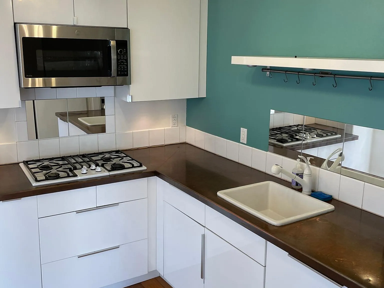 Studio, 750 sqft, $3,750 — Photo 3