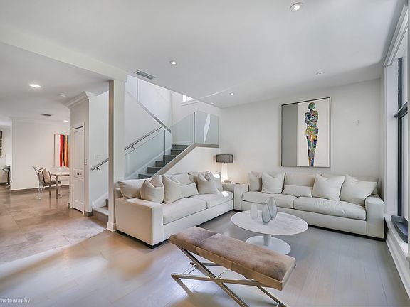 2nd image of 2624 Lincoln Ave #2624