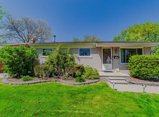 22085 Hayes Ave, Eastpointe, MI 48021