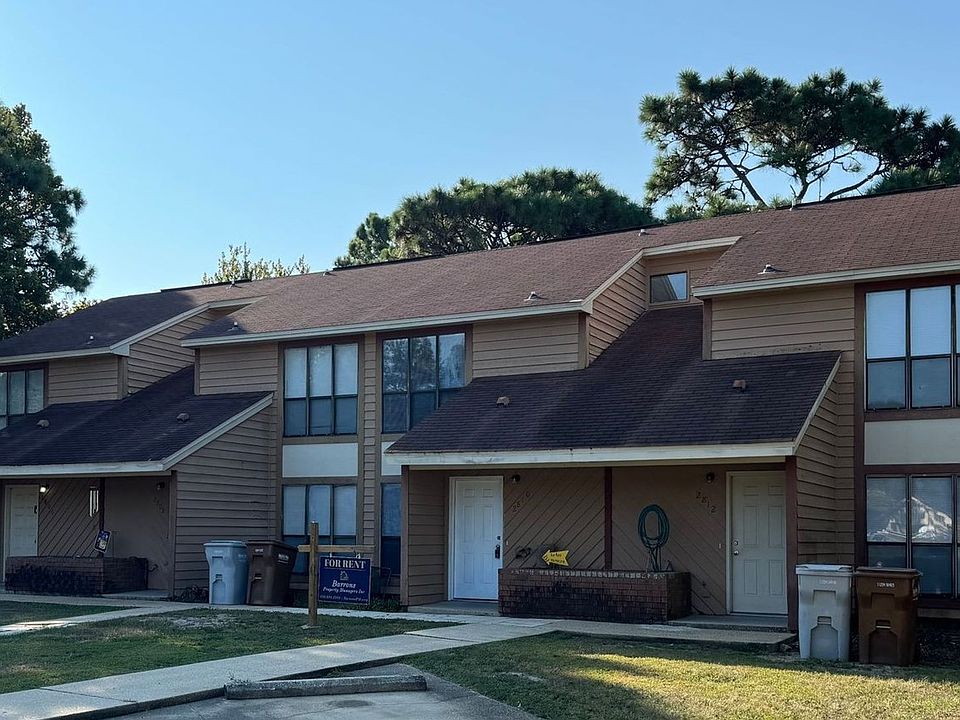 1st image of 2810 Villa Woods Cir