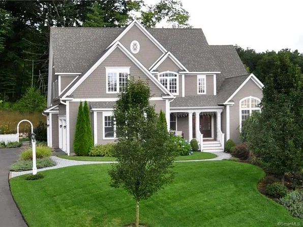 7 Newcastle Pl, Farmington, CT 06085