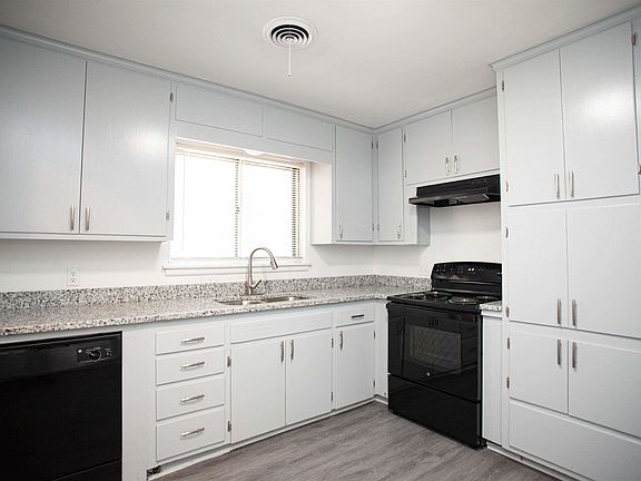 3rd image of 214 Gilbert Dr