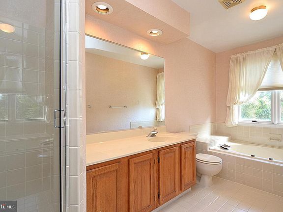 4th image of 40459 Breton View Dr