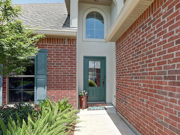 2nd image of 104 Greenvale Dr