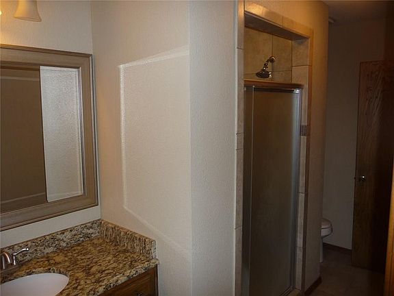 3rd image of 898 Ridgeview Rd