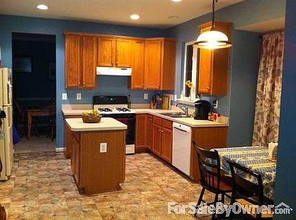 Brand new linoleum
						:
						The premium Bosch dishwasher is near-silent