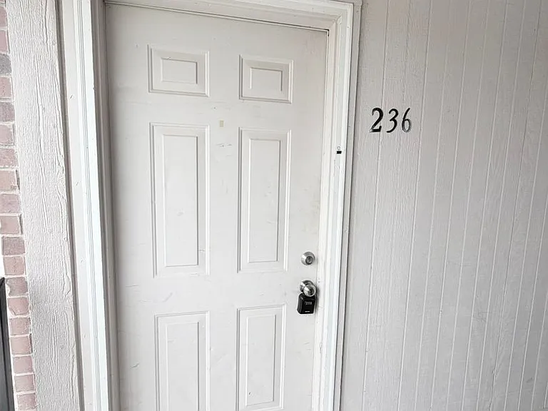Buffalo Creek Apartment Homes — Photo 39