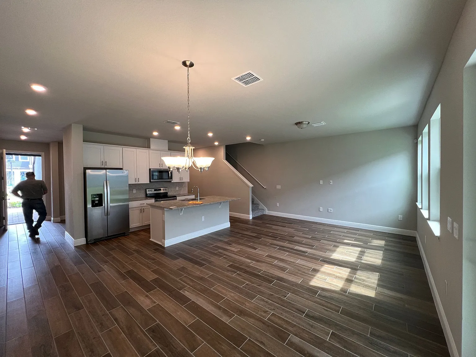 3 bed, 2.5 bath, 1961 sqft, $2,700 — Photo 4